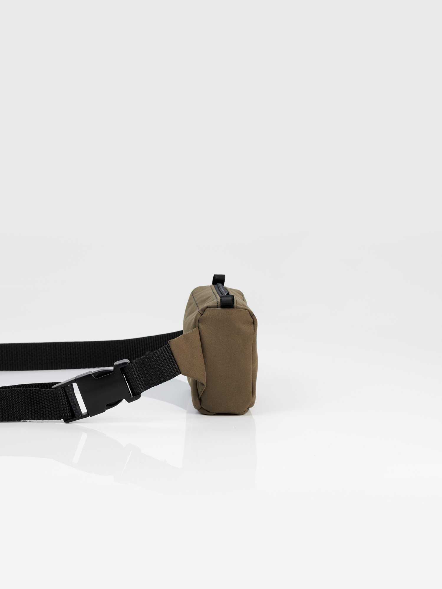 Size 12 wet bag odour proof side view Size 12 wet bag odour proof side view